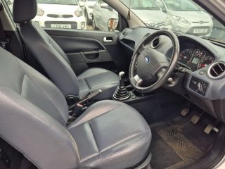 /photos/11431/11473e67-43c8-494a-bb93-404f23ceb301_i320x240.jpg