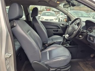 /photos/11431/2f8c9ea0-1d38-4a6e-a82b-91972ec666ec_i320x240.jpg