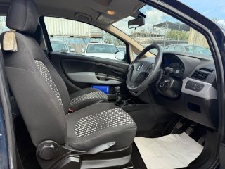 /photos/11431/c5f01b8d-93c2-4f1c-9e8f-6347f443bbd8_i320x240.jpg